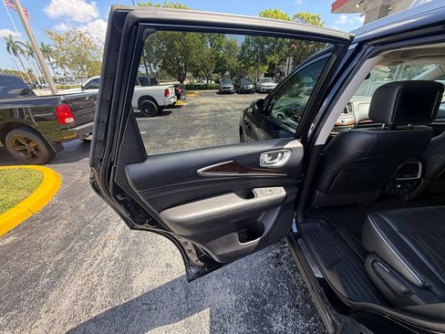 Used 2019 INFINITI QX60 Luxe w/ Sensory Package FWD image 11