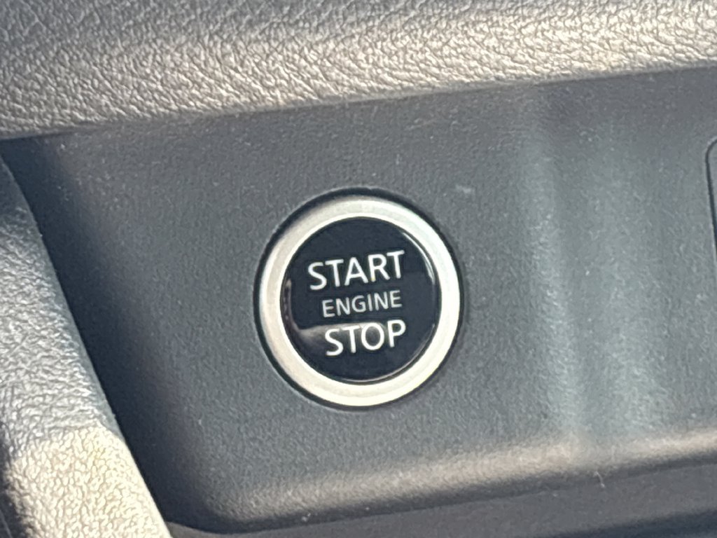 Used 2023 Nissan Rogue SV FWD image 16