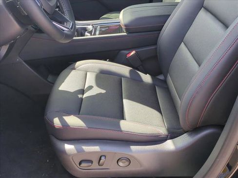New 2026 Chevrolet Traverse Z71 w/ LPO, Floor Liner Package AWD/4WD image 4