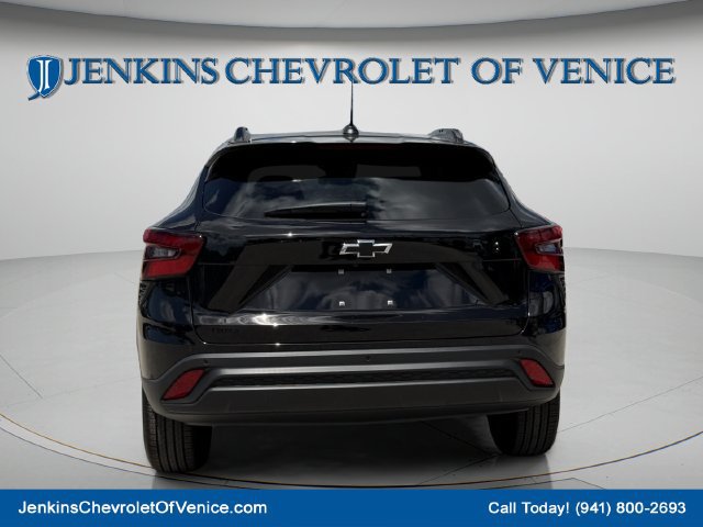 New 2026 Chevrolet Trax LT w/ Sunroof Package FWD image 5