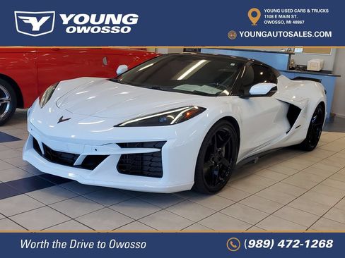 Used 2024 Chevrolet Corvette E-Ray AWD/4WD image 1