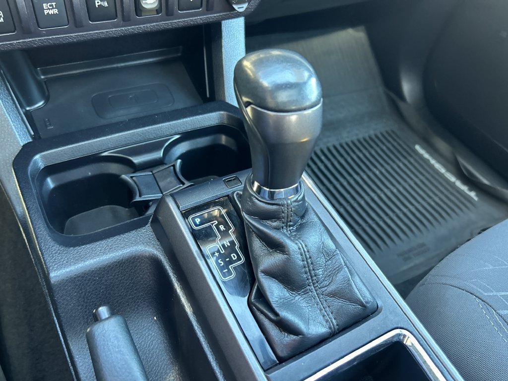 Certified 2017 Toyota Tacoma TRD Off-Road AWD/4WD image 27