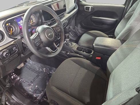 Used 2024 Jeep Wrangler Sport S image 18