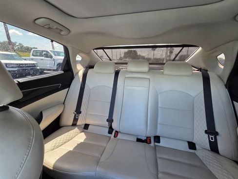 Used 2017 Kia Cadenza Limited FWD image 19