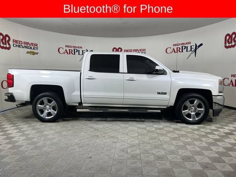 Used 2017 Chevrolet Silverado 1500 LT w/ Texas Edition RWD image 9