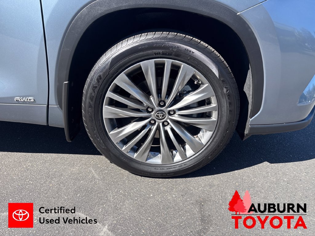 Certified 2022 Toyota Highlander Platinum AWD/4WD image 26