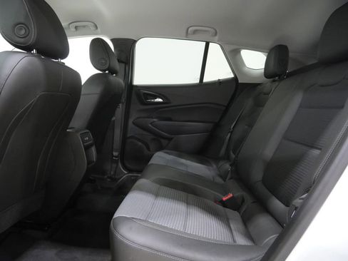 Used 2025 Chevrolet Trax LT image 23