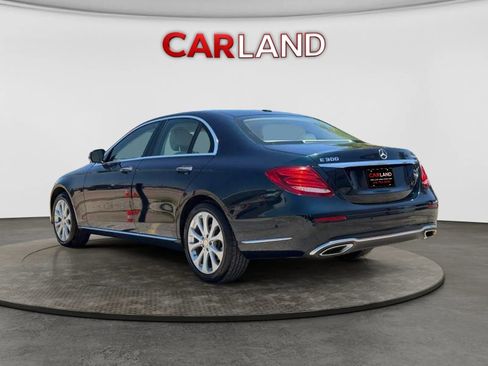 Used 2017 Mercedes-Benz E 300 4MATIC w/ Premium 1 Package image 4