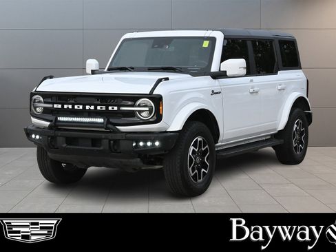 Used 2023 Ford Bronco Outer Banks image 1
