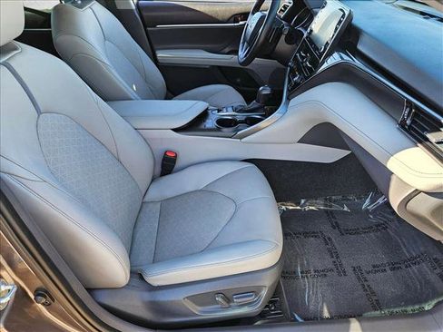 Used 2021 Toyota Camry XSE w/ Navigation Upgrade Package image 19