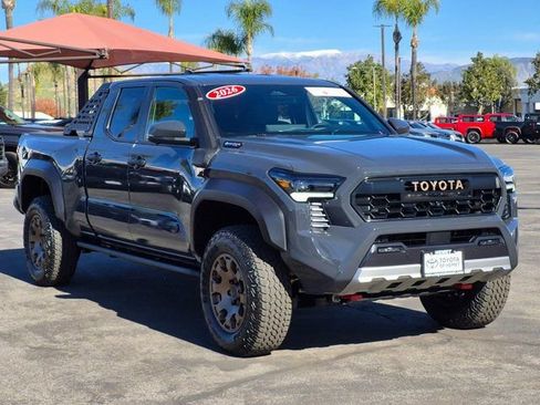 Used 2026 Toyota Tacoma Trailhunter image 3