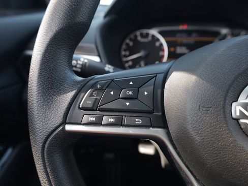 Used 2023 Nissan Altima 2.5 SV FWD image 10