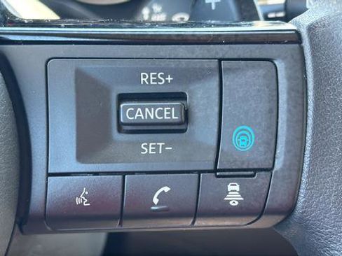 Used 2023 Nissan Rogue SV image 24