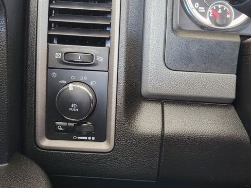 Used 2019 RAM 1500 Express w/ Express Value Package image 24