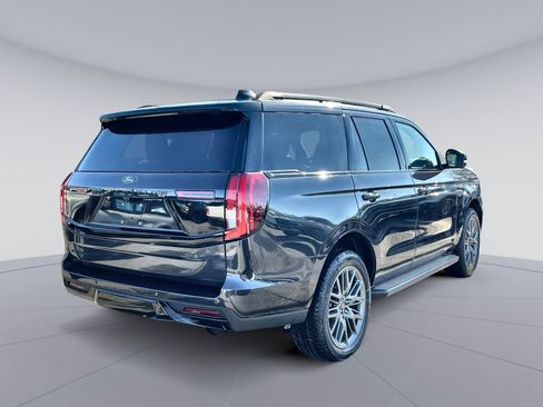 New 2026 Ford Expedition Platinum w/ Stealth Appearance Package image 7