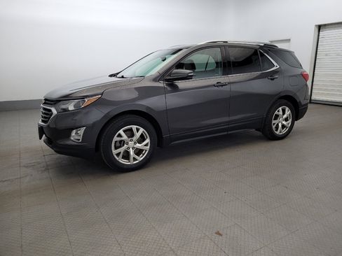 Used 2018 Chevrolet Equinox LT FWD image 2