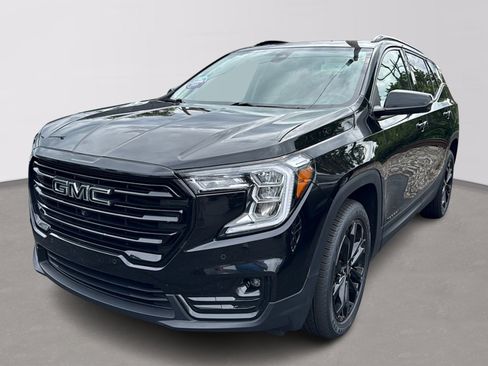 Used 2022 GMC Terrain SLT w/ Tech Package AWD/4WD image 1