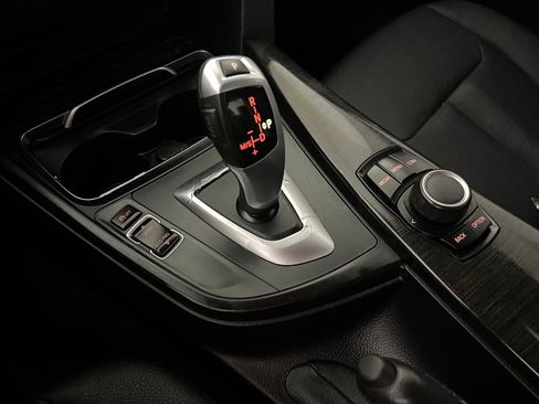 Used 2018 BMW 320i xDrive Sedan image 17