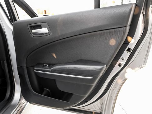 Used 2018 Dodge Charger SXT image 54