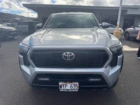 Used 2024 Toyota Tacoma TRD Off-Road AWD/4WD image 5
