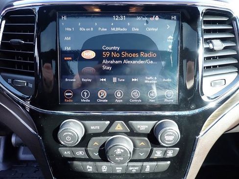 Used 2019 Jeep Grand Cherokee Overland image 28