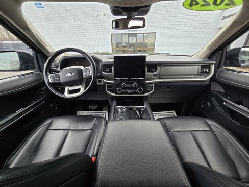 Used 2024 Ford Expedition Max XLT image 18