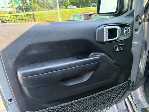 Used 2021 Jeep Gladiator Sport AWD/4WD image 15