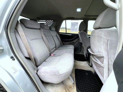 Used 2004 Toyota 4Runner SR5 image 19