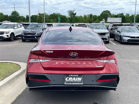 Used 2024 Hyundai Elantra Limited FWD image 4