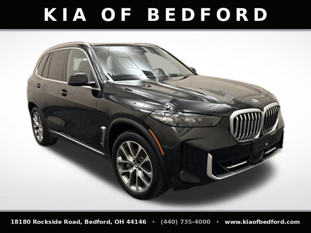 Used 2024 BMW X5 xDrive40i w/ Parking Assistance Package AWD/4WD image 3