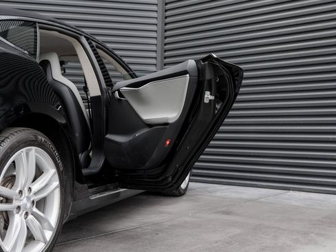 Used 2013 Tesla Model S Performance image 29