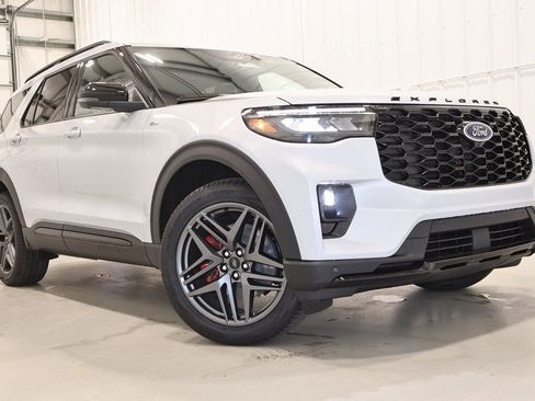 New 2026 Ford Explorer ST-Line w/ ST-Line Street Pack AWD/4WD image 37
