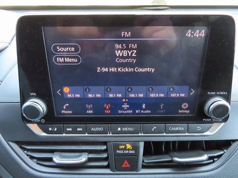 Used 2020 Nissan Altima 2.5 SR w/ Premium Package image 16