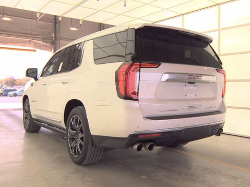 Used 2023 GMC Yukon Denali w/ Denali Reserve Package image 11