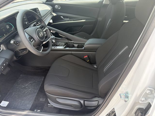 New 2026 Hyundai Elantra Hybrid FWD image 11