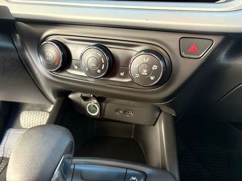 Used 2024 Chevrolet Trax RS w/ Driver Confidence Package image 19