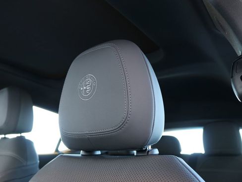 New 2026 Alfa Romeo Tonale w/ Black Premium Package image 17