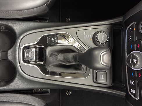 Certified 2023 Jeep Cherokee Altitude Lux AWD/4WD image 21