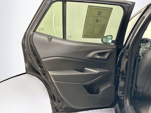Used 2025 Chevrolet Trax LS FWD image 25