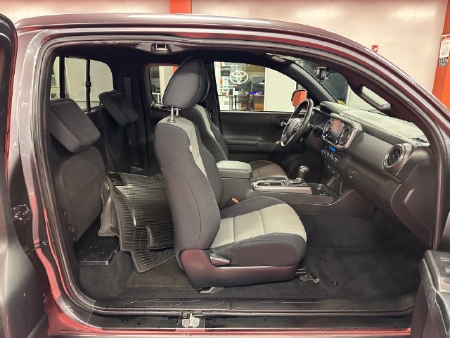 Certified 2022 Toyota Tacoma TRD Sport AWD/4WD image 15