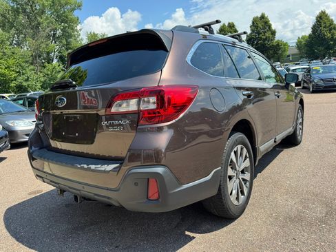 Used 2019 Subaru Outback 3.6R Touring AWD/4WD image 7