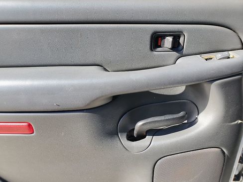 Used 2005 Chevrolet Silverado 1500 LS w/ Light Duty Power Package image 22