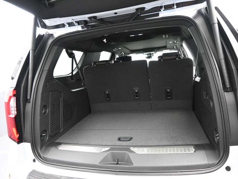 New 2026 GMC Yukon XL Denali Ultimate AWD/4WD image 13