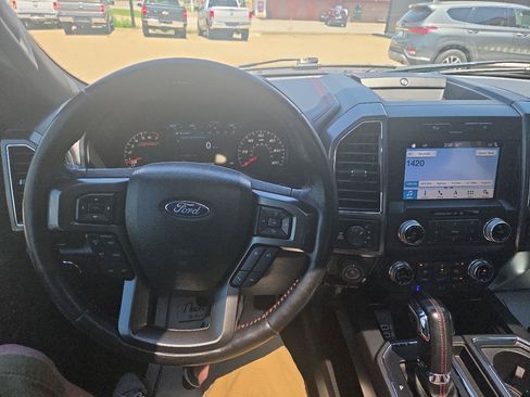 Used 2019 Ford F150 Lariat w/ Equipment Group 502A Luxury AWD/4WD image 8