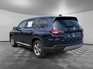 Used 2025 Honda Pilot EX-L video 3