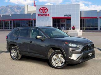 Used 2022 Toyota RAV4 LE AWD/4WD video 1