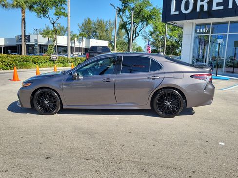 Used 2023 Toyota Camry XSE FWD image 8