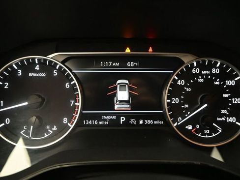 Used 2025 Nissan Pathfinder SV FWD image 11
