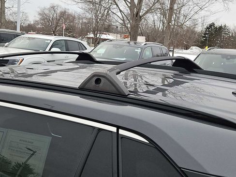 Used 2021 Toyota RAV4 LE image 18