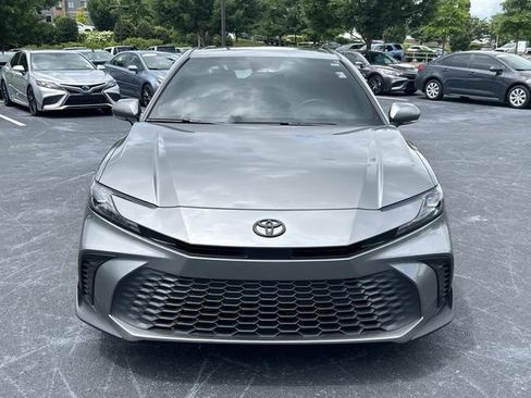 Used 2025 Toyota Camry SE FWD image 9